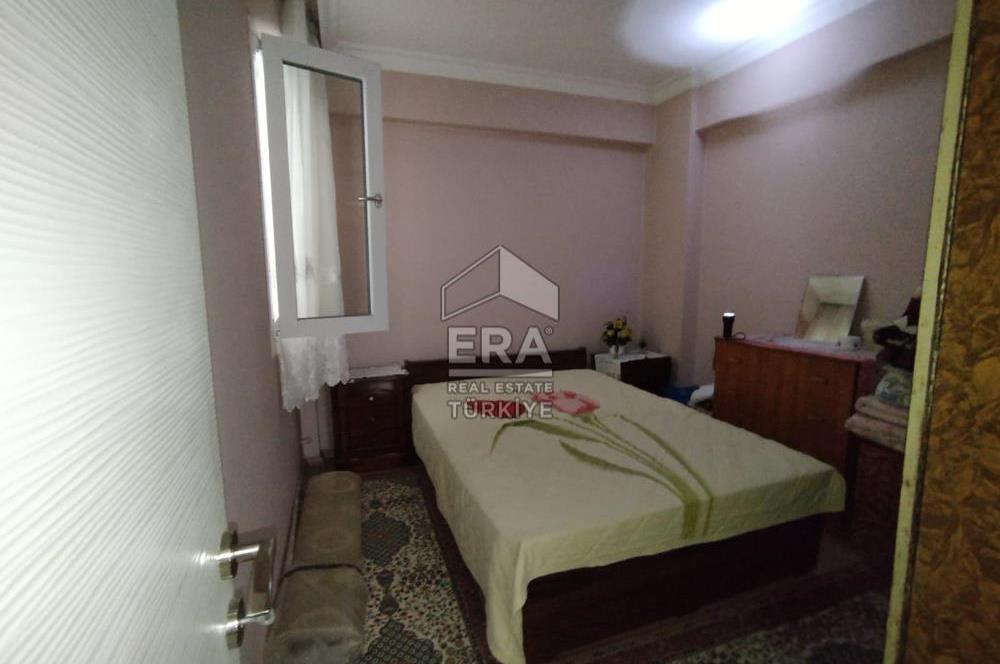 Karşıyaka Yalı Mahallesi 3+1 Ebeveyn Banyolu Daire