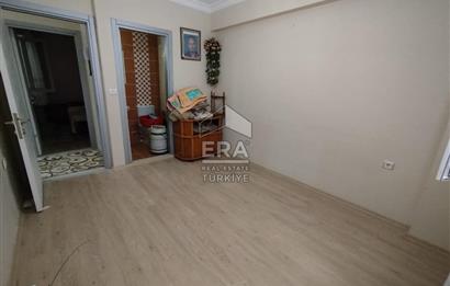 Karşıyaka Yalı Mahallesi 3+1 Ebeveyn Banyolu Daire