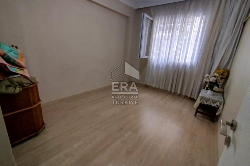 Karşıyaka Yalı Mahallesi 3+1 Ebeveyn Banyolu Daire