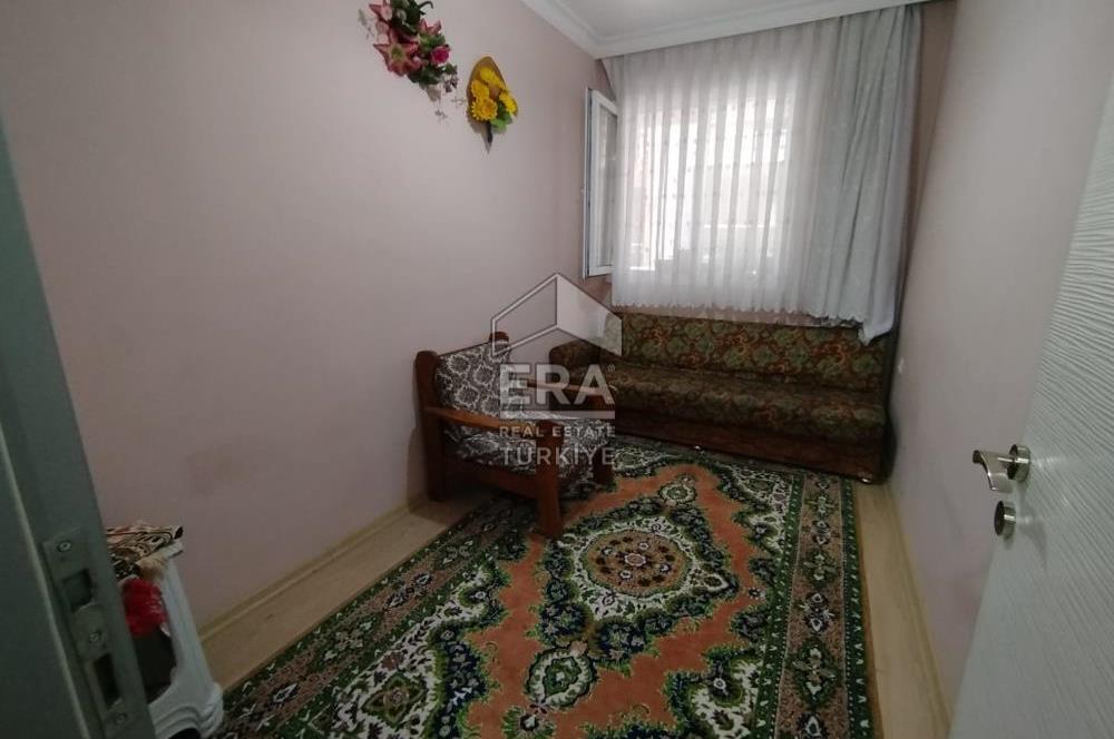 Karşıyaka Yalı Mahallesi 3+1 Ebeveyn Banyolu Daire