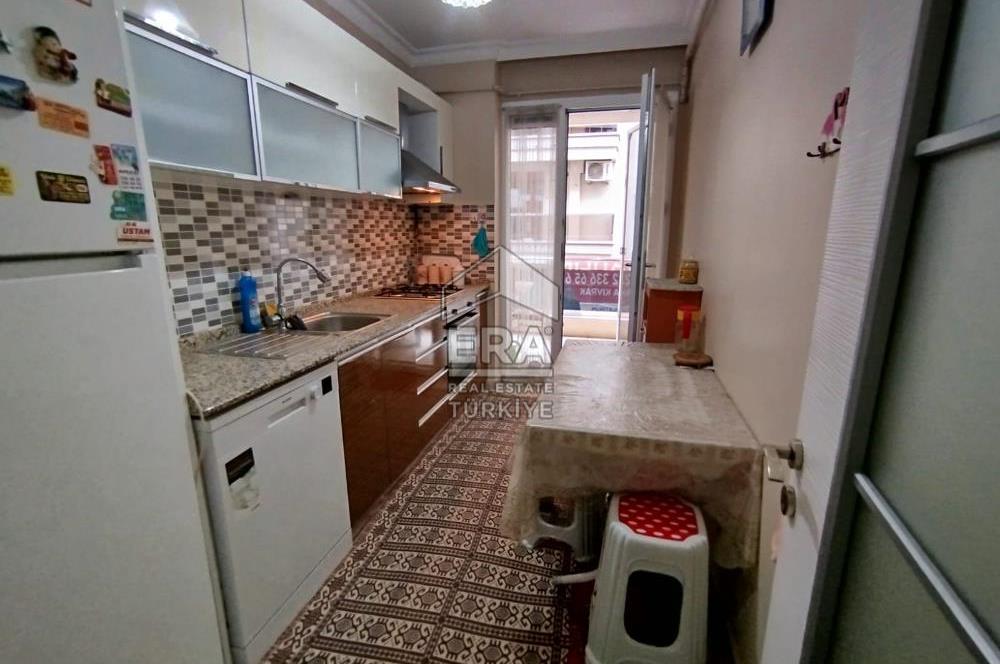 Karşıyaka Yalı Mahallesi 3+1 Ebeveyn Banyolu Daire