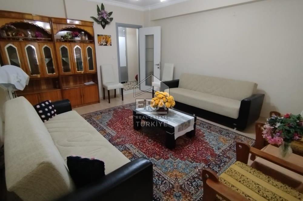 Karşıyaka Yalı Mahallesi 3+1 Ebeveyn Banyolu Daire