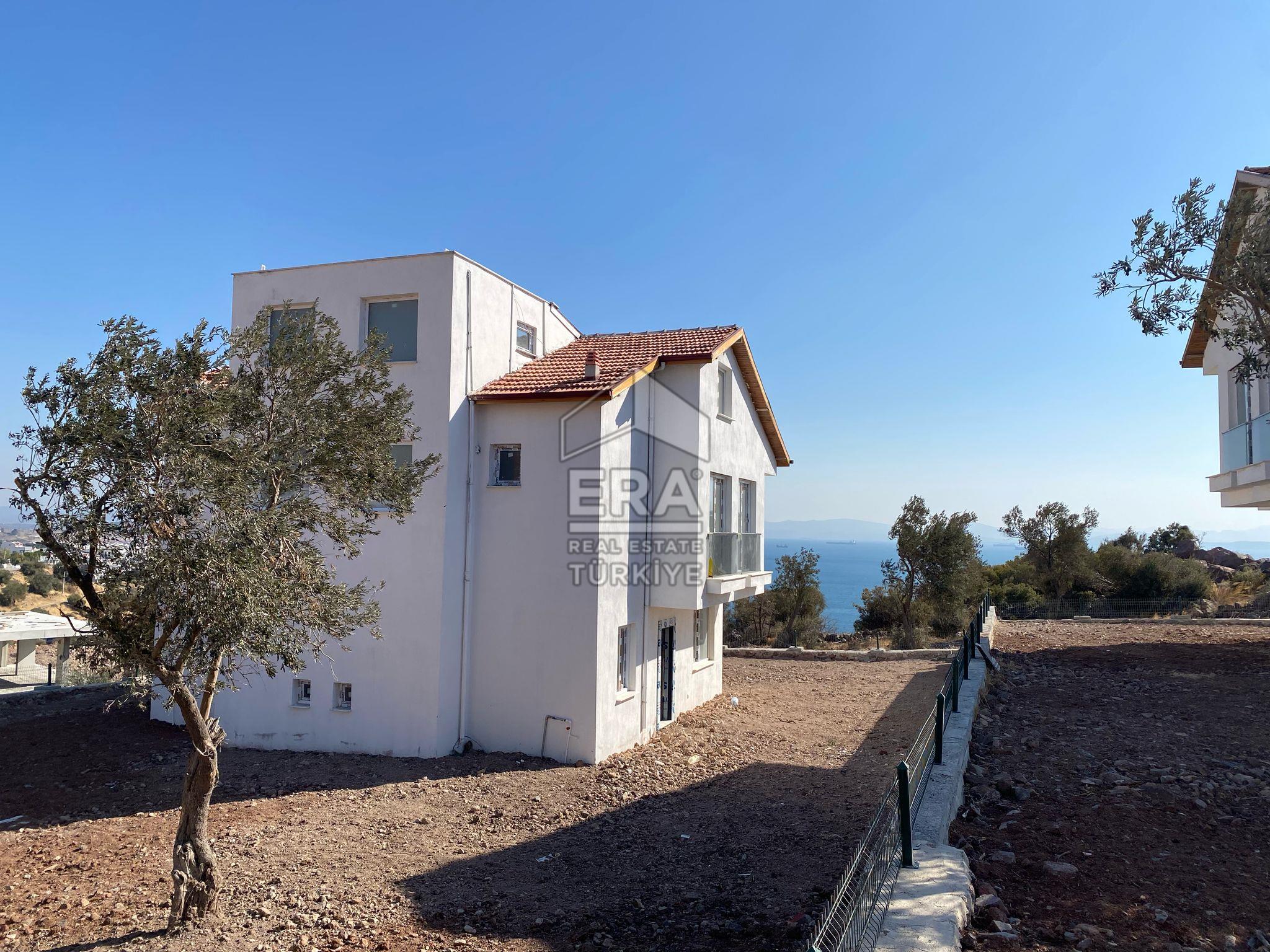 Dikili Çandarlı Panoramik Deniz Manzaralı 3+1 Satılık İkiz Villa