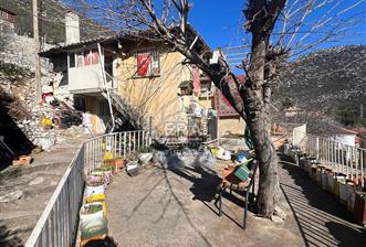ANTALYA AKSEKİ MÜSTAKİL  BAHÇELİ İKİ KATLI EV