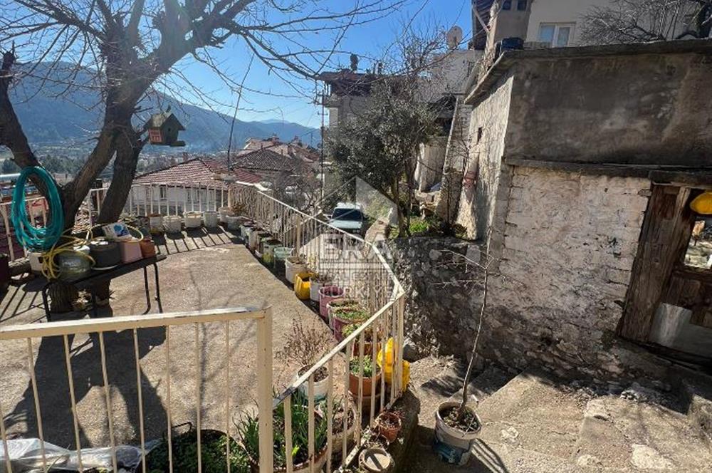 ANTALYA AKSEKİ MÜSTAKİL  BAHÇELİ İKİ KATLI EV