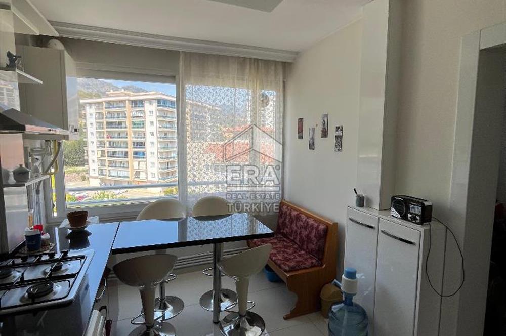 ERA NİVA'DAN KARŞIYAKA ZÜBEYDE HANIM'DA SATILIK 2+1 DAİRE