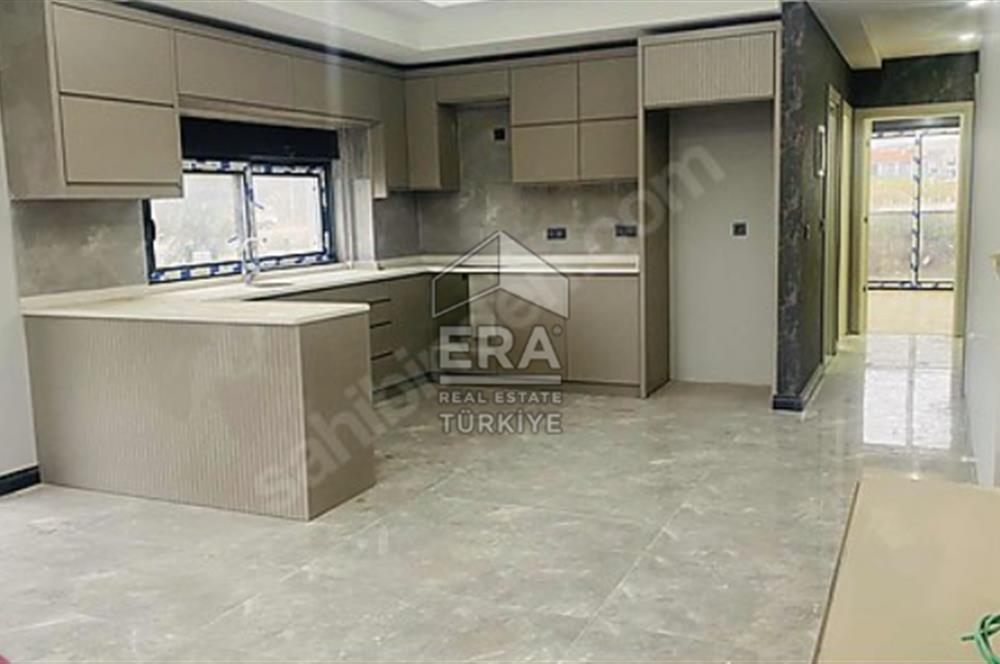 MANAVGAT ILICA'DA HAVUZLU AMERİKAN MUTFAKLI SATILIK 1+1 DAİRE