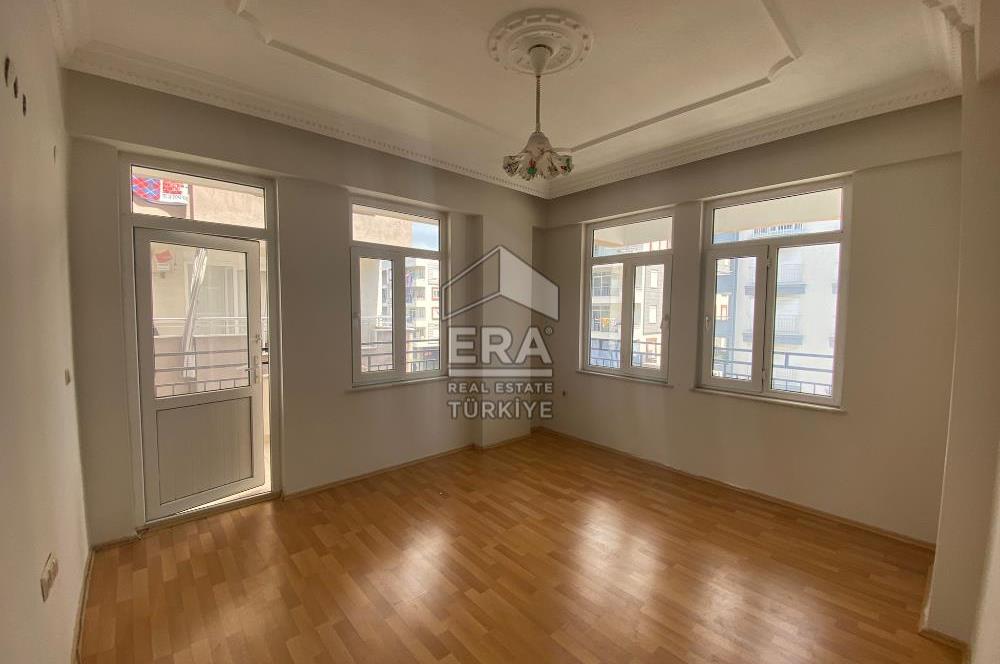 ANTALYA YAYLA MAHALLESİNDE BARBORAS CADDESİ ÜZERİ KİRALIK DAİRE
