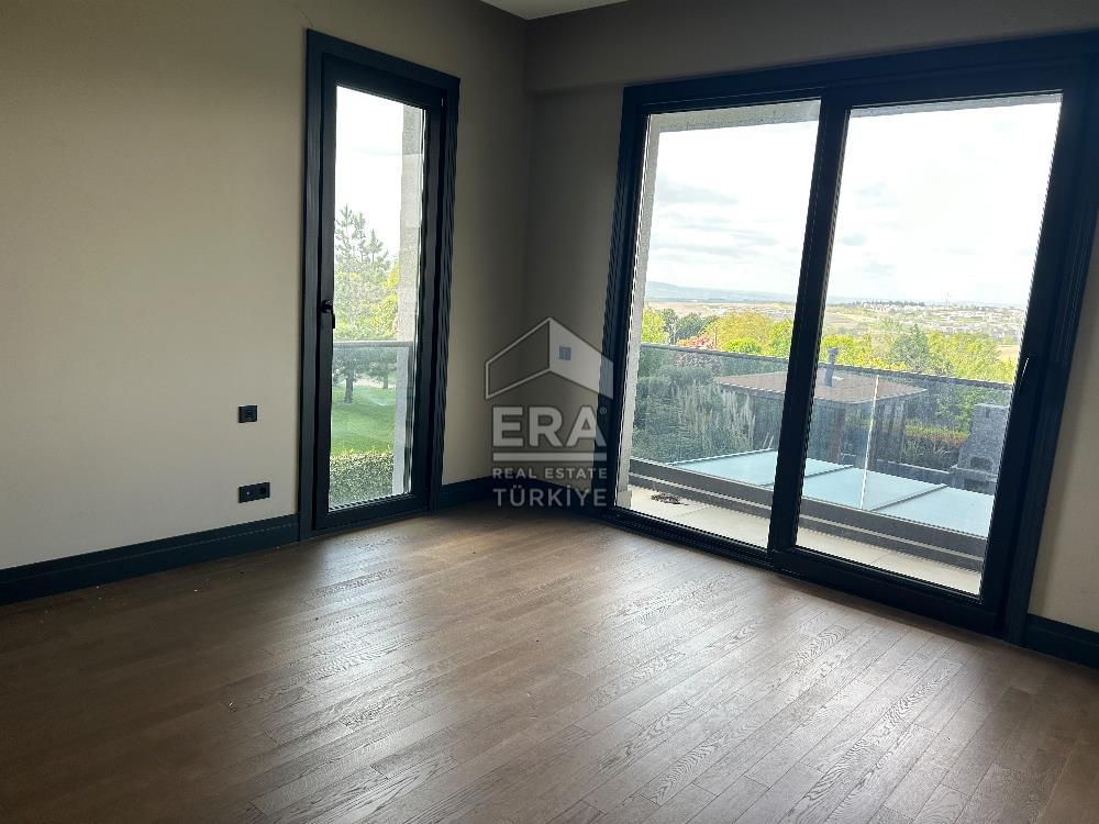 Mesa Yeşilyaka’da Satılık Doğa ile İç İçe Lüks Villa 