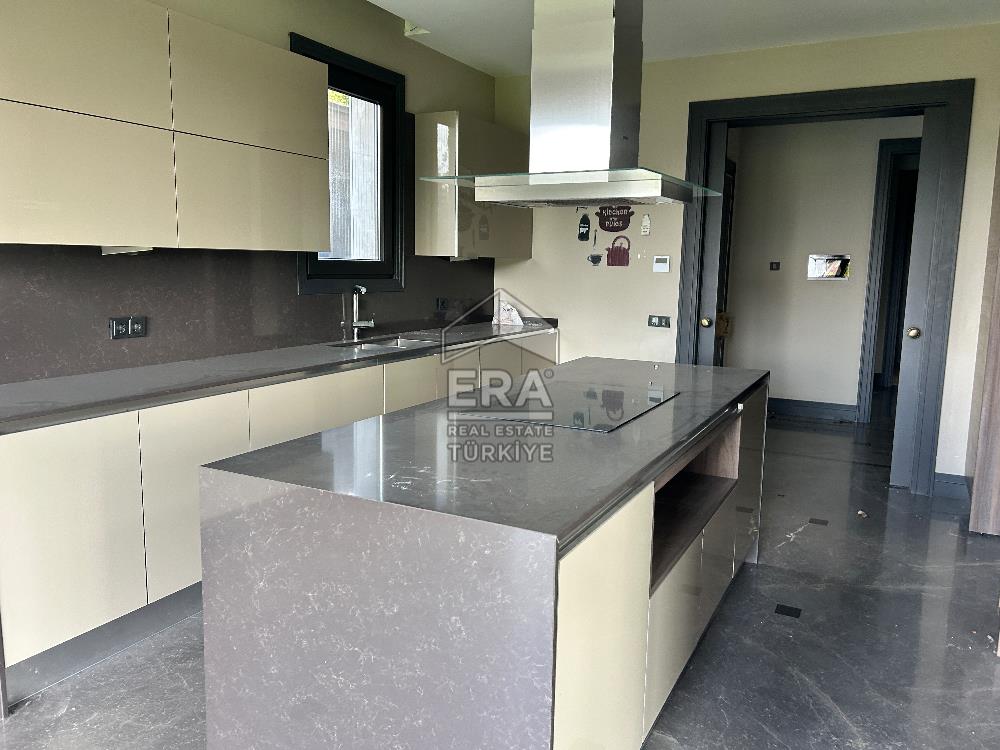 Mesa Yeşilyaka’da Satılık Doğa ile İç İçe Lüks Villa 