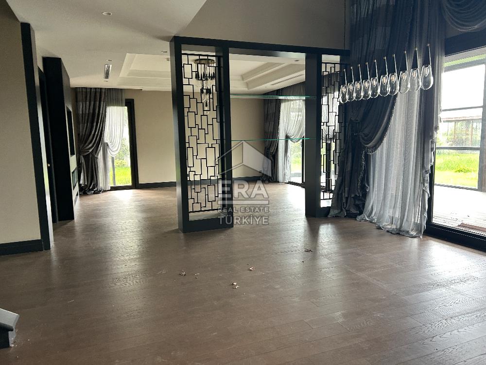 Mesa Yeşilyaka’da Satılık Doğa ile İç İçe Lüks Villa 