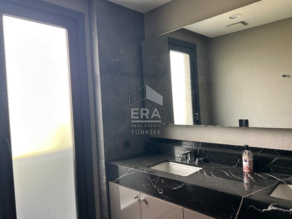 Mesa Yeşilyaka’da Satılık Doğa ile İç İçe Lüks Villa 