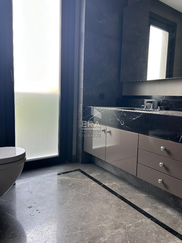 Mesa Yeşilyaka’da Satılık Doğa ile İç İçe Lüks Villa 