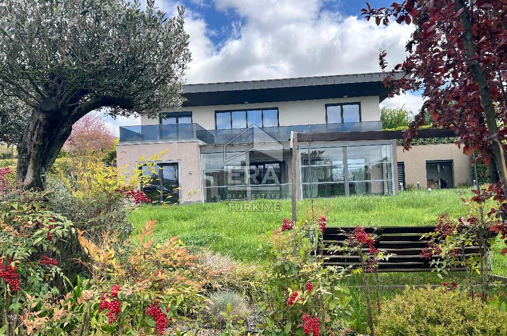 Mesa Yeşilyaka’da Satılık Doğa ile İç İçe Lüks Villa 