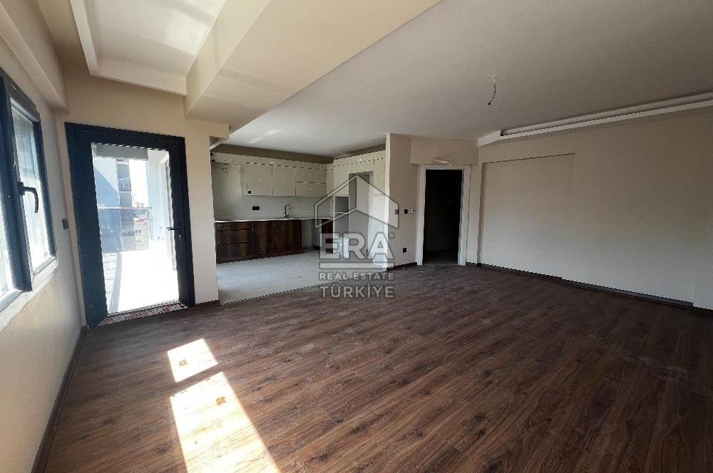 İzmir Bayraklı Manavkuyu Site içi Körfez Manzaralı Sıfır Satılık 3+1