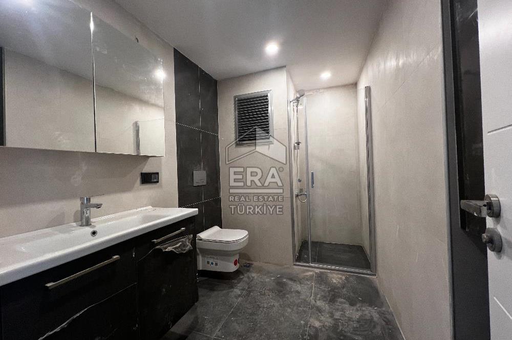 İzmir Bayraklı Manavkuyu Site içi Körfez Manzaralı Sıfır Satılık 3+1