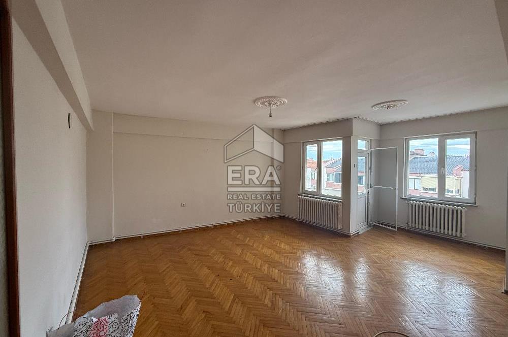 ERA PORT GÜVENCESİYLE BAHÇELİEVLER TEKNİK LİSE CAD. 3+1 DAİRE