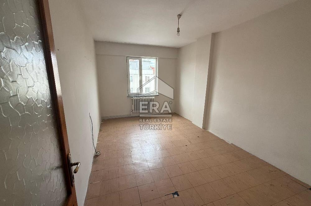 ERA PORT GÜVENCESİYLE BAHÇELİEVLER TEKNİK LİSE CAD. 3+1 DAİRE