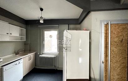 ERA SÖZ DEN KIZILAY CADDESİNDE EŞYALI KİRALIK 2+1 DAİRE