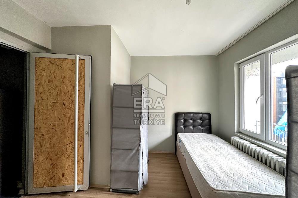 ERA SÖZ DEN KIZILAY CADDESİNDE EŞYALI KİRALIK 2+1 DAİRE