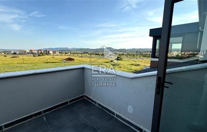 Menderes Cumaovasında Tripleks 5+1 Müstakil Villa