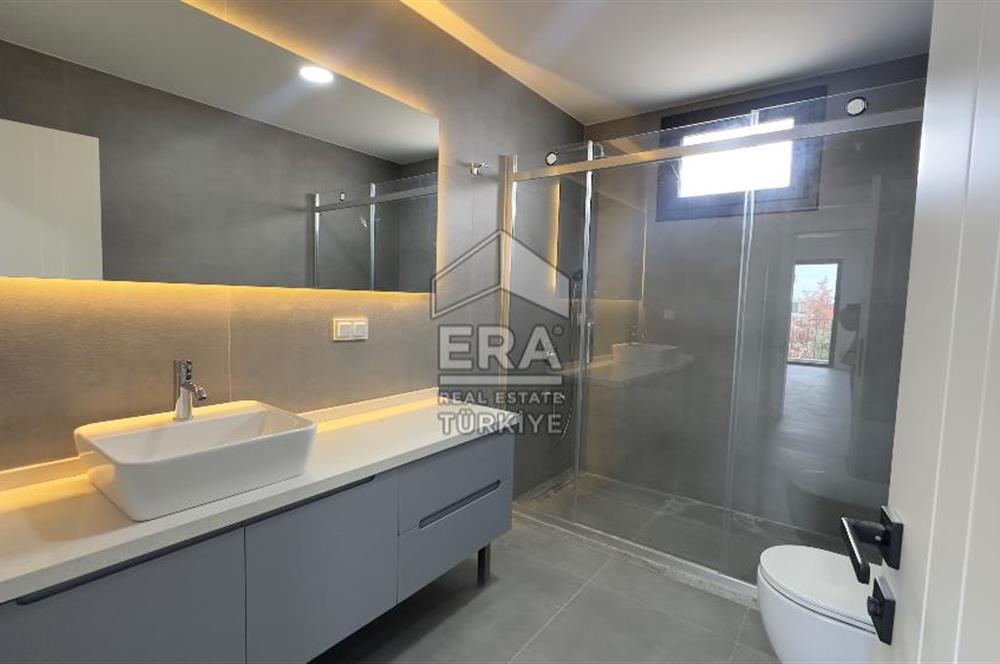 Urla Yenikent Mahallesi Kiralık 5+1 Tripleks V