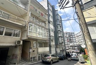 İzmir Konak İnönü Caddesinde Satılık 2+1 Daire