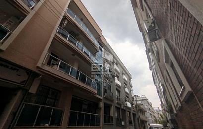 İzmir Karşıyaka Anadolu Caddesinde Satılık 2+1 Daire