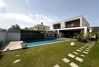 Alacatı gobene 4+1 kıralık villa