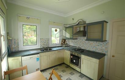 Sarıyer Uskumruköy'de Güvenlikli Sitede 5+2, 290m2 İkiz Villa