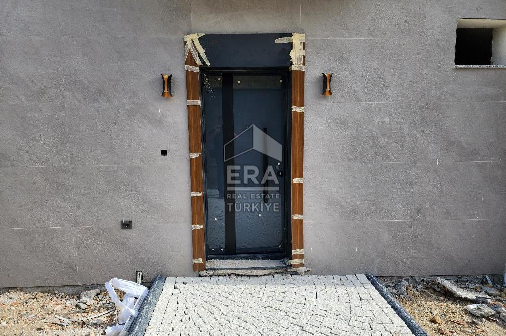 BERGAMA'DA 3+1 KAPALI OTOPARKLI BAHÇELİ MÜSTAKİL VİLLA