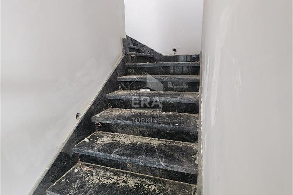 BERGAMA'DA 3+1 KAPALI OTOPARKLI BAHÇELİ MÜSTAKİL VİLLA