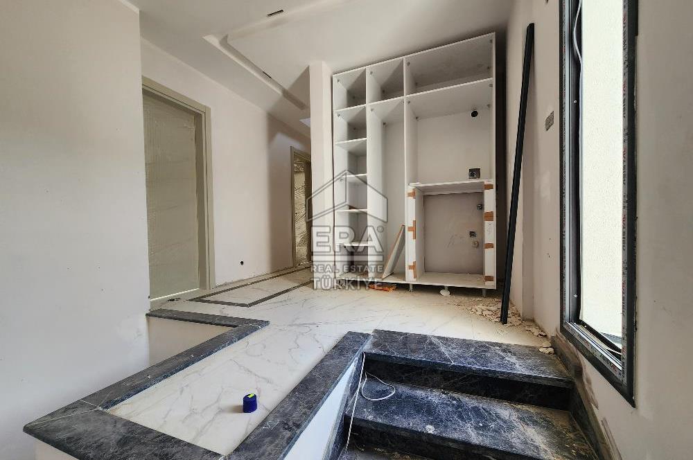 BERGAMA'DA 3+1 KAPALI OTOPARKLI BAHÇELİ MÜSTAKİL VİLLA