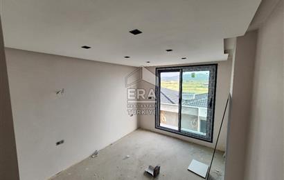 BERGAMA'DA 3+1 KAPALI OTOPARKLI BAHÇELİ MÜSTAKİL VİLLA
