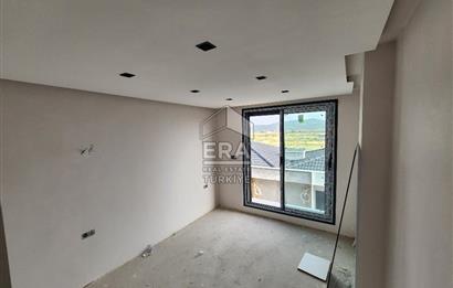 BERGAMA'DA 3+1 KAPALI OTOPARKLI BAHÇELİ MÜSTAKİL VİLLA