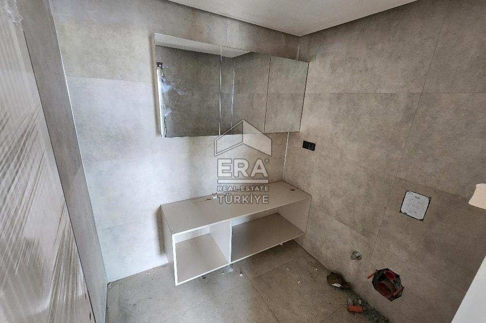 BERGAMA'DA 3+1 KAPALI OTOPARKLI BAHÇELİ MÜSTAKİL VİLLA