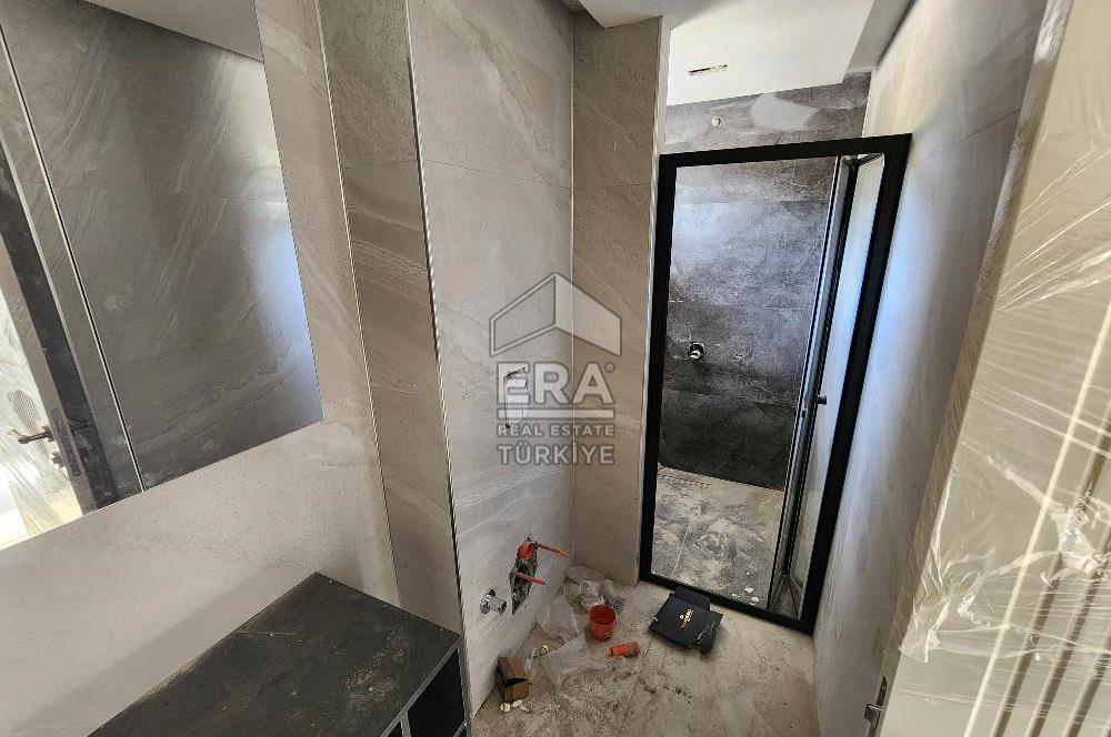 BERGAMA'DA 3+1 KAPALI OTOPARKLI BAHÇELİ MÜSTAKİL VİLLA