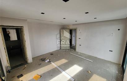 BERGAMA'DA 3+1 KAPALI OTOPARKLI BAHÇELİ MÜSTAKİL VİLLA