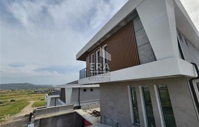 BERGAMA'DA 3+1 KAPALI OTOPARKLI BAHÇELİ MÜSTAKİL VİLLA