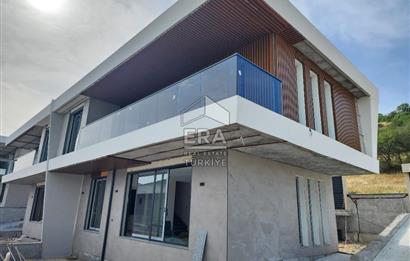 BERGAMA'DA 3+1 KAPALI OTOPARKLI BAHÇELİ MÜSTAKİL VİLLA
