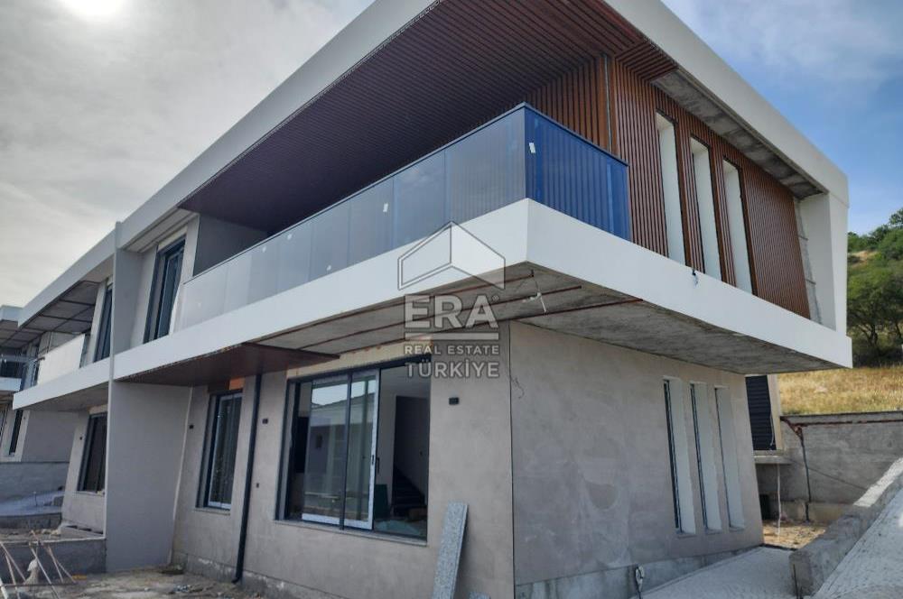 BERGAMA'DA 3+1 KAPALI OTOPARKLI BAHÇELİ MÜSTAKİL VİLLA