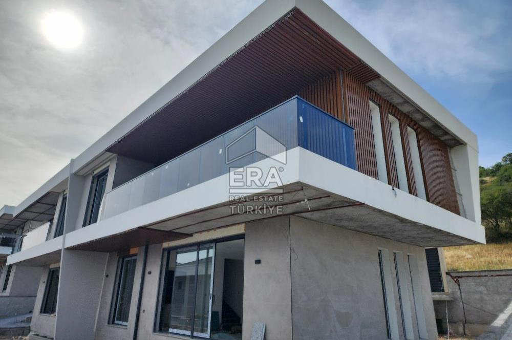 BERGAMA'DA 3+1 KAPALI OTOPARKLI BAHÇELİ MÜSTAKİL VİLLA