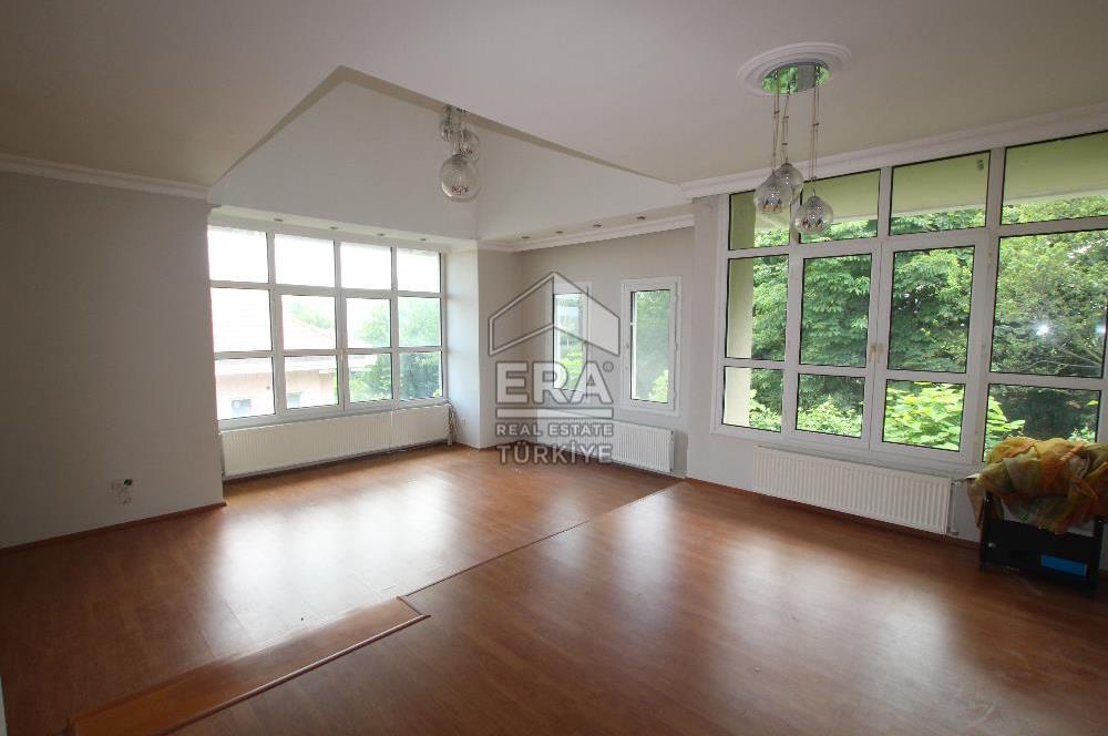 Sarıyer Uskumruköy'de Güvenlikli Sitede 5+2, 290m2 İkiz Villa