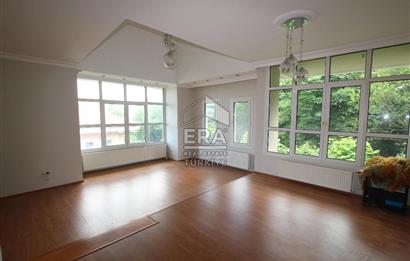 Sarıyer Uskumruköy'de Güvenlikli Sitede 5+2, 290m2 İkiz Villa