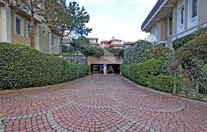 Sarıyer Uskumruköy'de Güvenlikli Sitede 5+2, 290m2 İkiz Villa