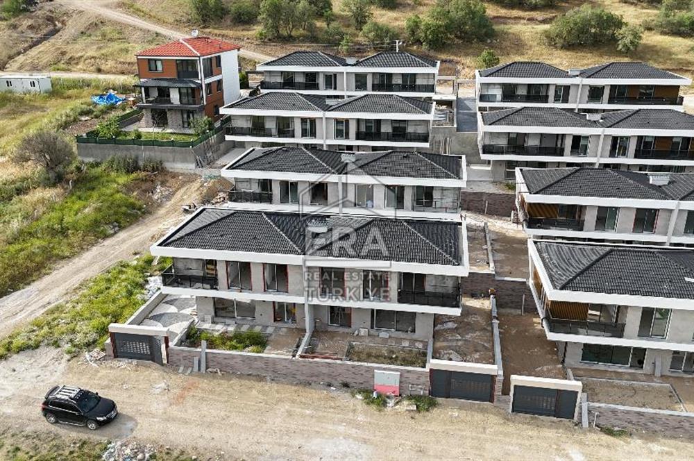 BERGAMA'DA 3+1 KAPALI OTOPARKLI BAHÇELİ MÜSTAKİL VİLLA