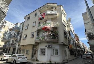 Balçova Onur Mahallesi Ara Kat Merkezi Konumda Satılık 3+1 Daire