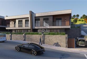 BERGAMA'DA 3+1 KAPALI OTOPARKLI BAHÇELİ MÜSTAKİL VİLLA