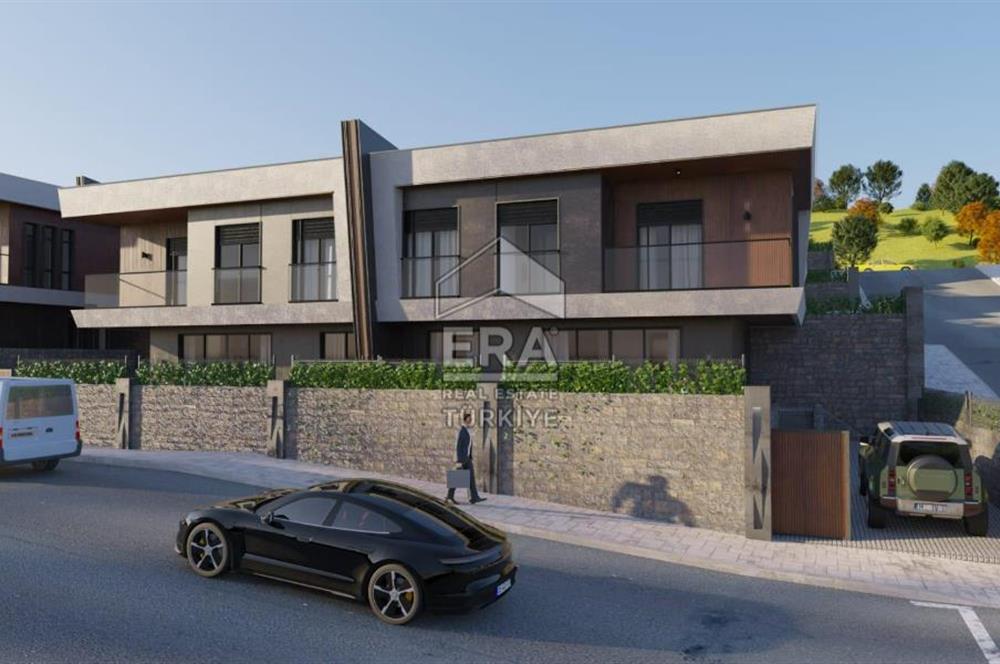 BERGAMA'DA 3+1 KAPALI OTOPARKLI BAHÇELİ MÜSTAKİL VİLLA