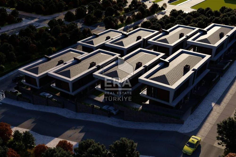 BERGAMA'DA 3+1 KAPALI OTOPARKLI BAHÇELİ MÜSTAKİL VİLLA